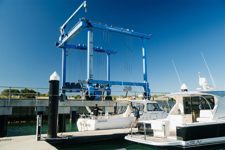 Martha Cove - Marine travel lift