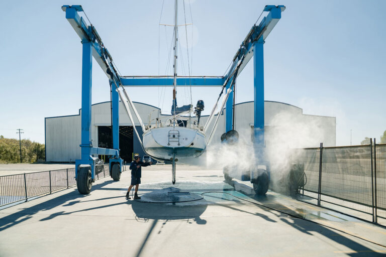 d_Albora-Pacific-Point-Boatyard_travelift-pressurewash-6