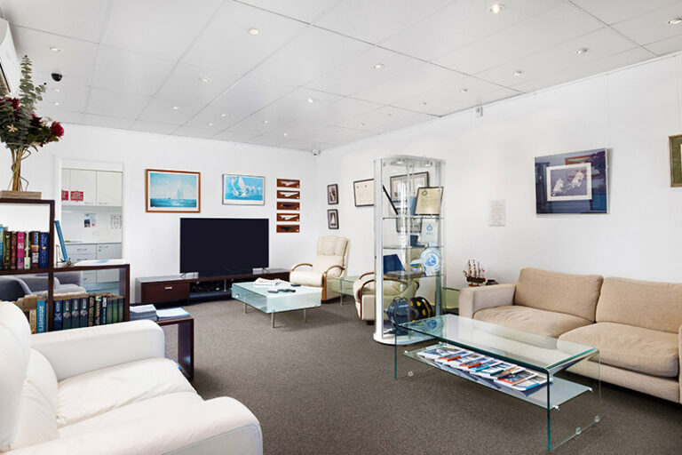 Soldiers Point Marina Lounge